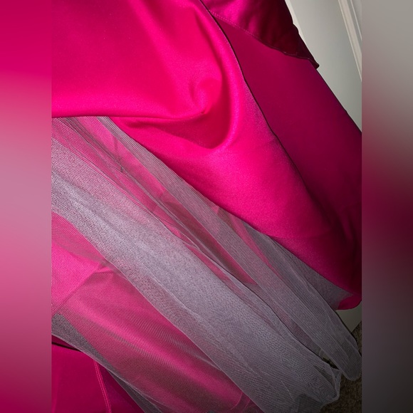 bright pink formal gown/dress - Picture 6 of 9